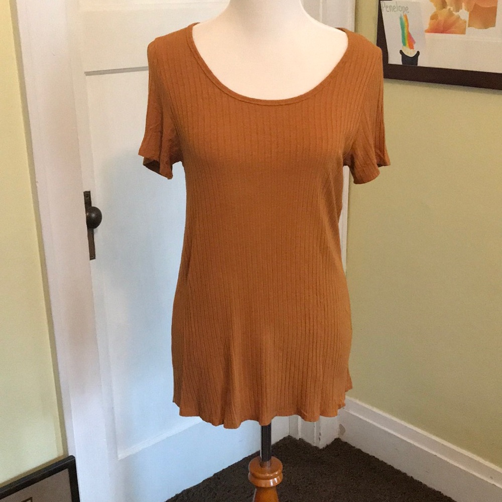 Mustard yellow LuLaRoe top